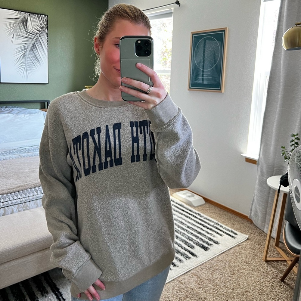 Prairie Mountain Sweatshirt Womens Medium Gray South Dakota Crew Neck Fleece